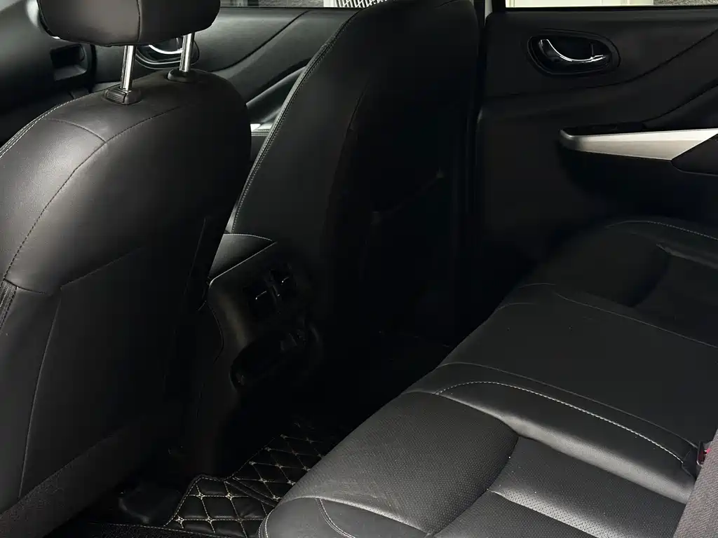 Nissan Terra 2020 2.5L XL Upper 4WD AT Luxury
