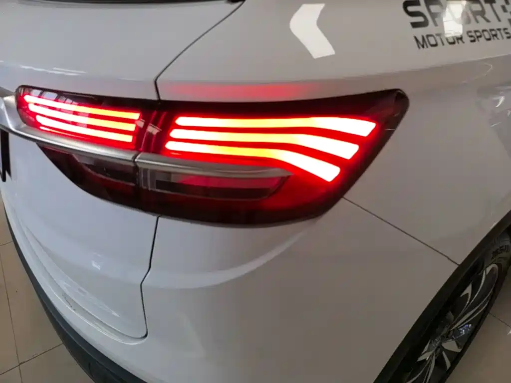 Geely Binyue — миниатюра 8
