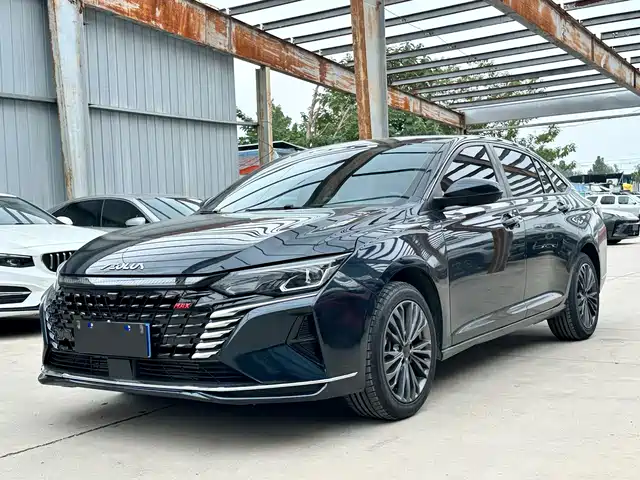 DONGFENG YI HYUN MAX 2022