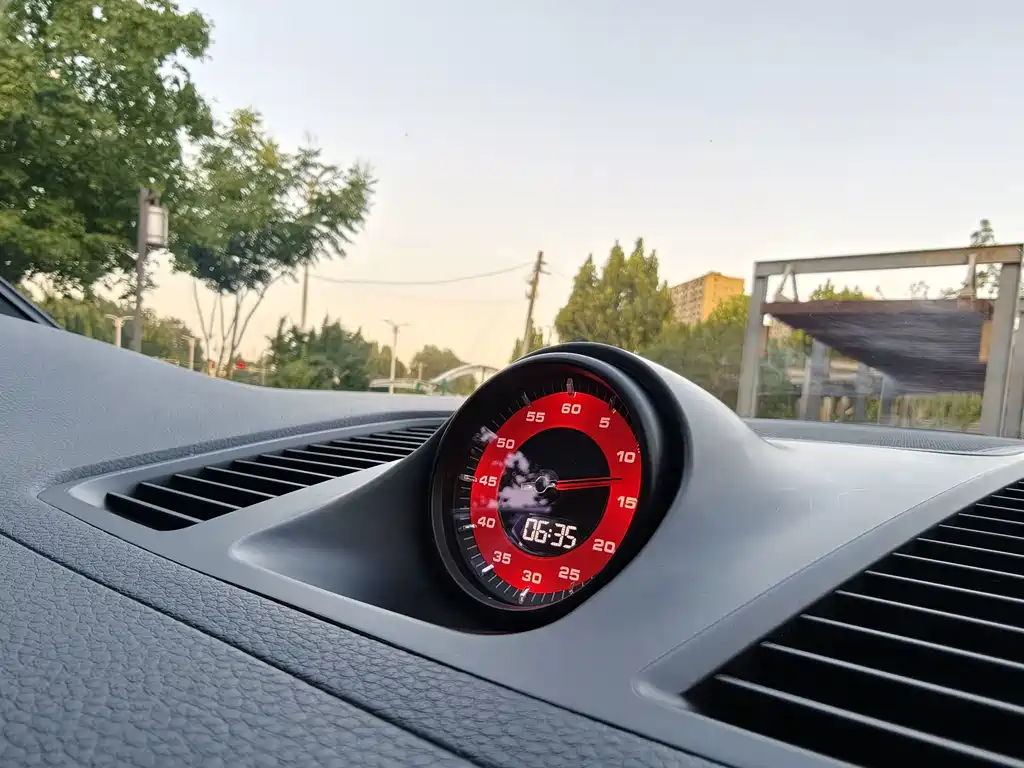 Porsche Cayenne — миниатюра 24