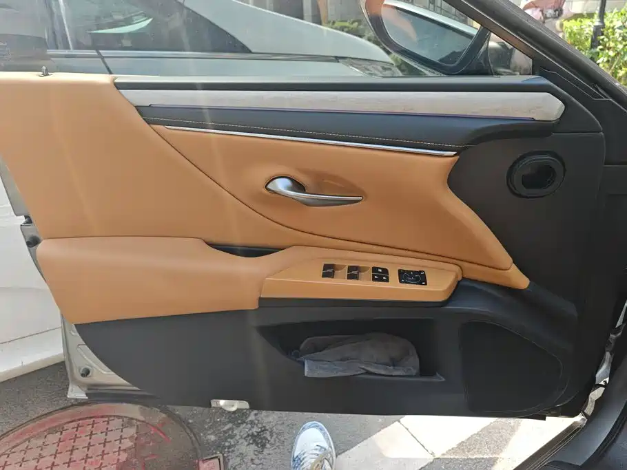Lexus ES — миниатюра 7