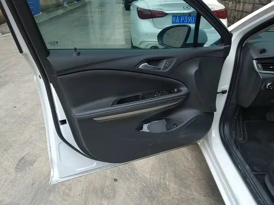 Buick Verano — миниатюра 7