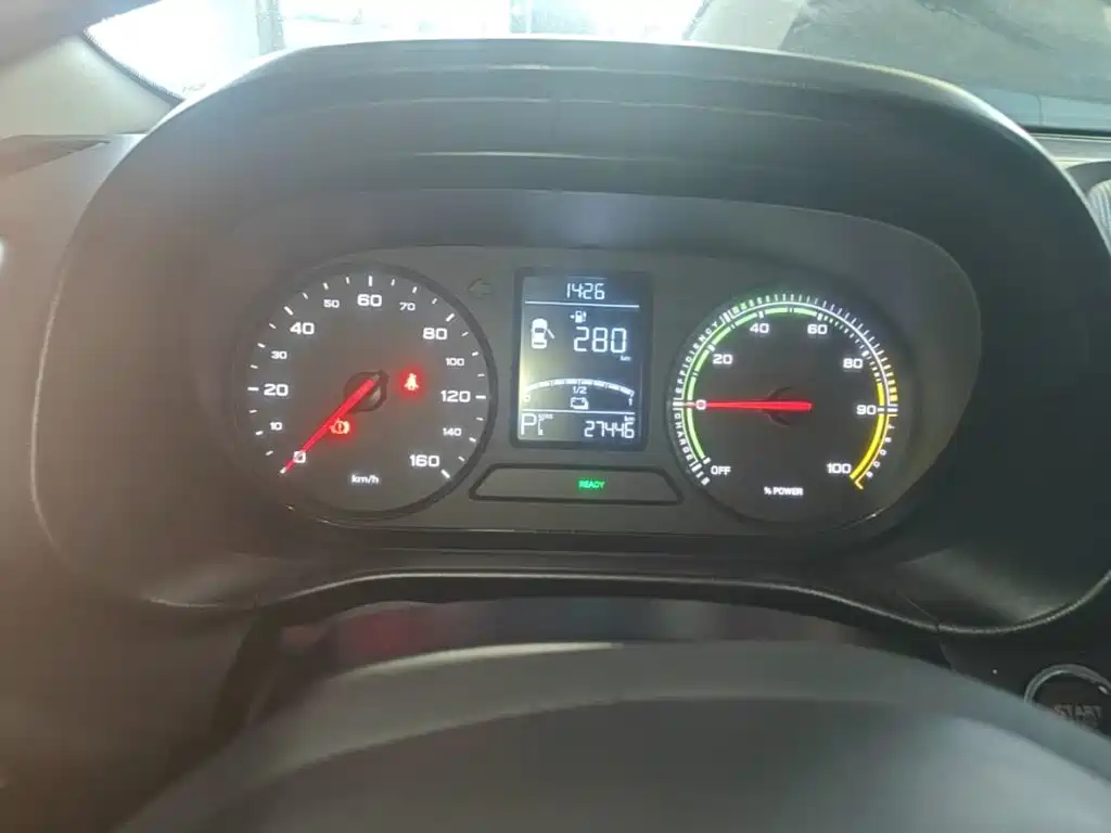 Roewe Clever — миниатюра 12