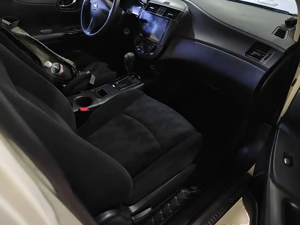 Nissan Tiida — миниатюра 25
