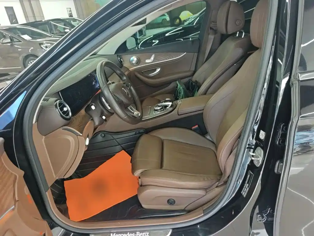 Mercedes-Benz E-Class — миниатюра 15