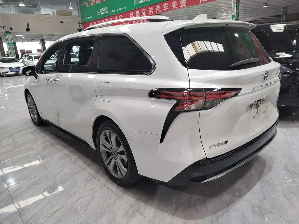 TOYOTA SIENNA