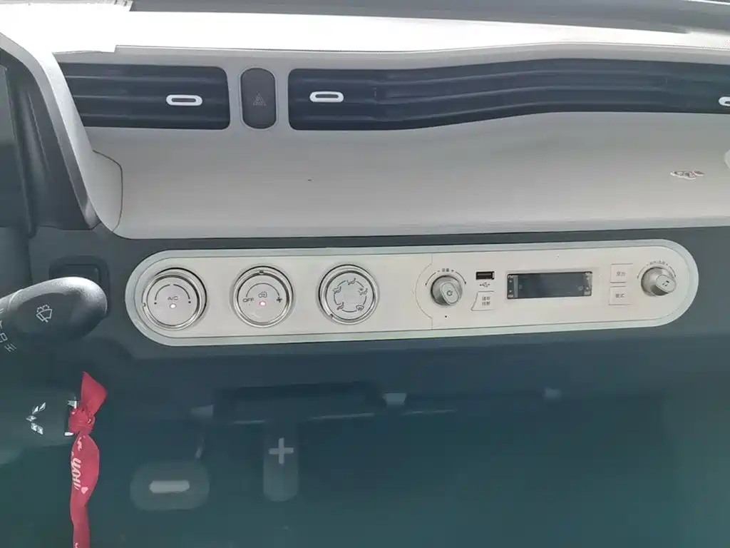 Wuling MINIEV — миниатюра 13