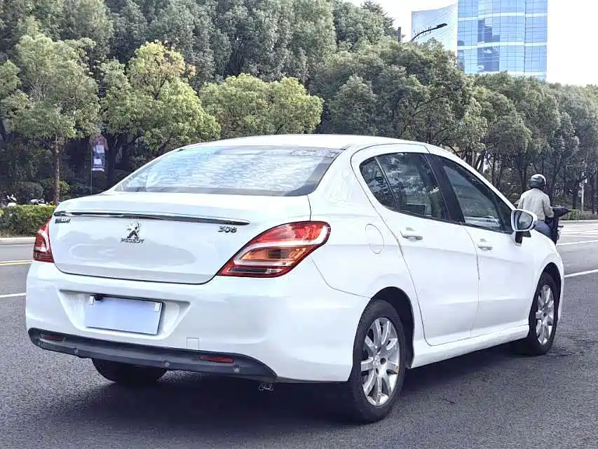 Peugeot 308 — миниатюра 4