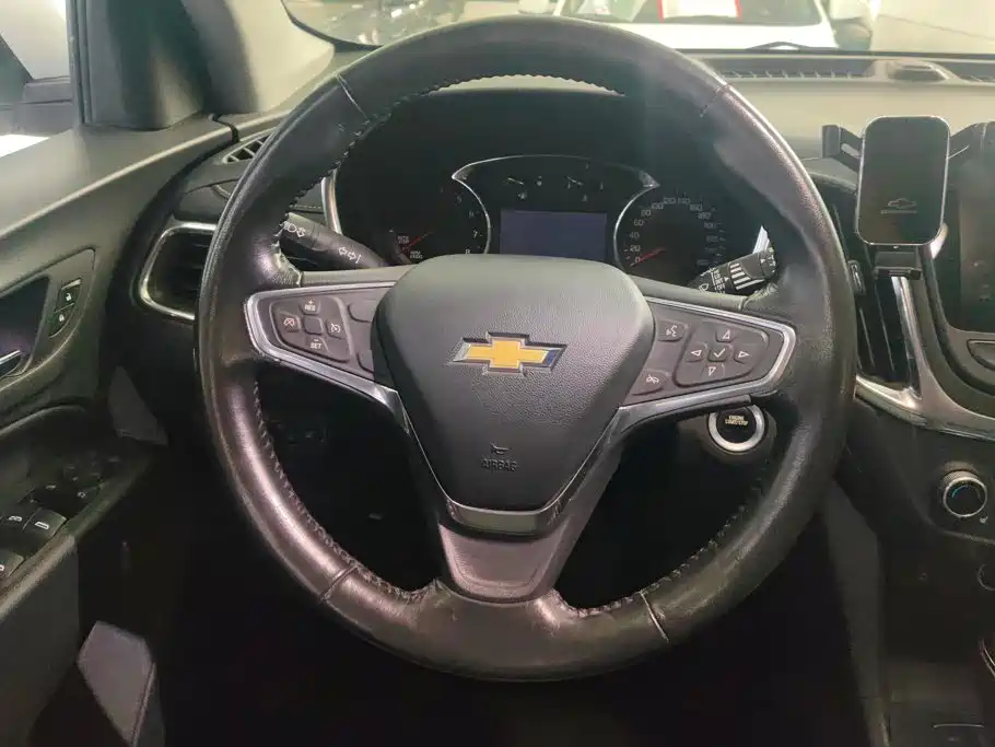 Chevrolet Equinox — миниатюра 15