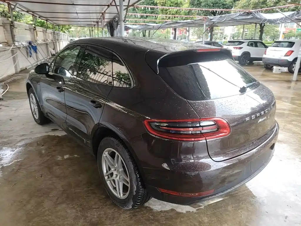 Porsche Macan — миниатюра 5