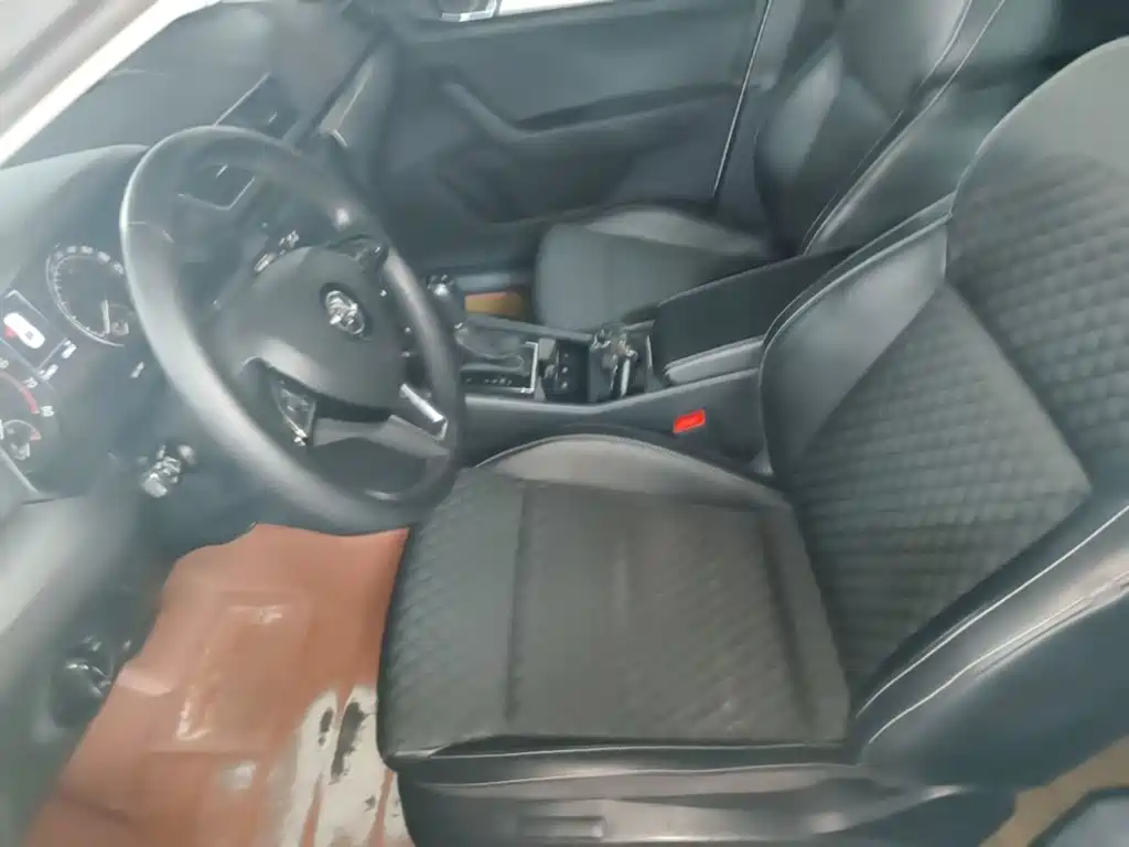 Skoda Superb — миниатюра 15