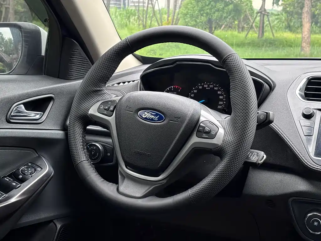 Ford Escort — миниатюра 16