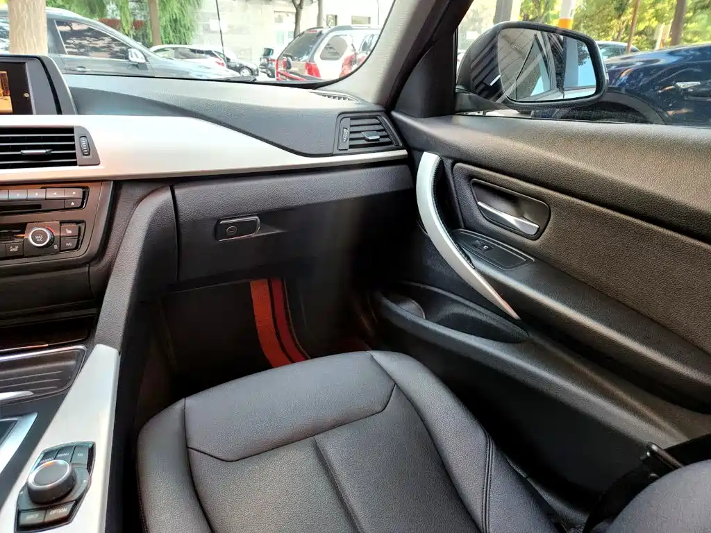 BMW 3 Series — миниатюра 14