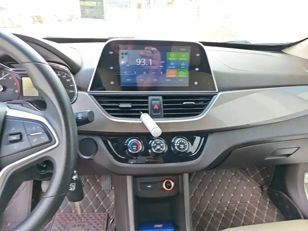 Baojun 310W — миниатюра 13