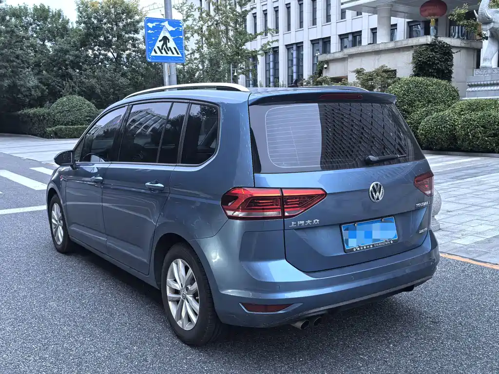 Volkswagen Touran — миниатюра 3
