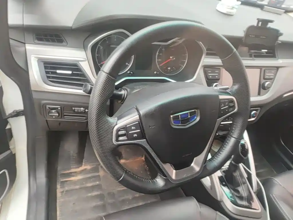 Geely Vision X3 — миниатюра 3