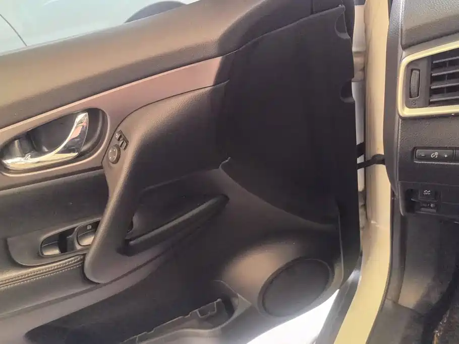 Nissan X-Trail — миниатюра 7