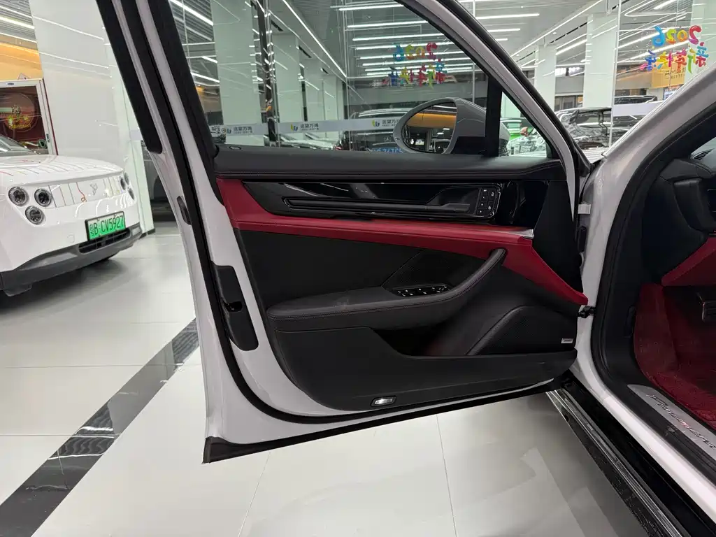 Porsche Panamera — миниатюра 9