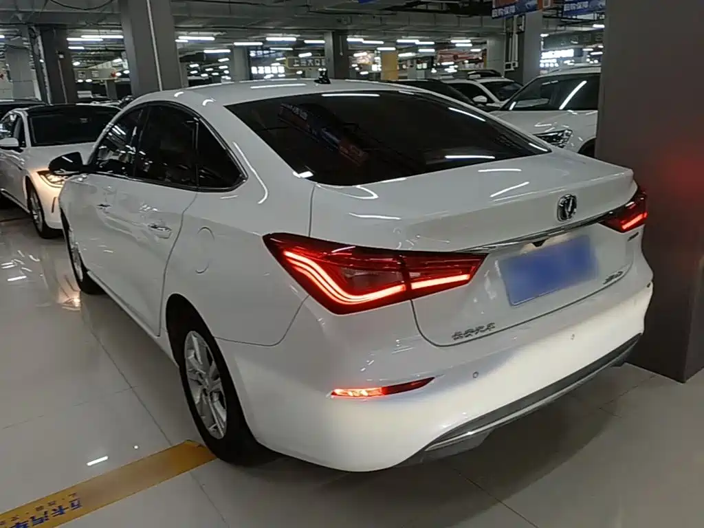 Changan Eado — миниатюра 5