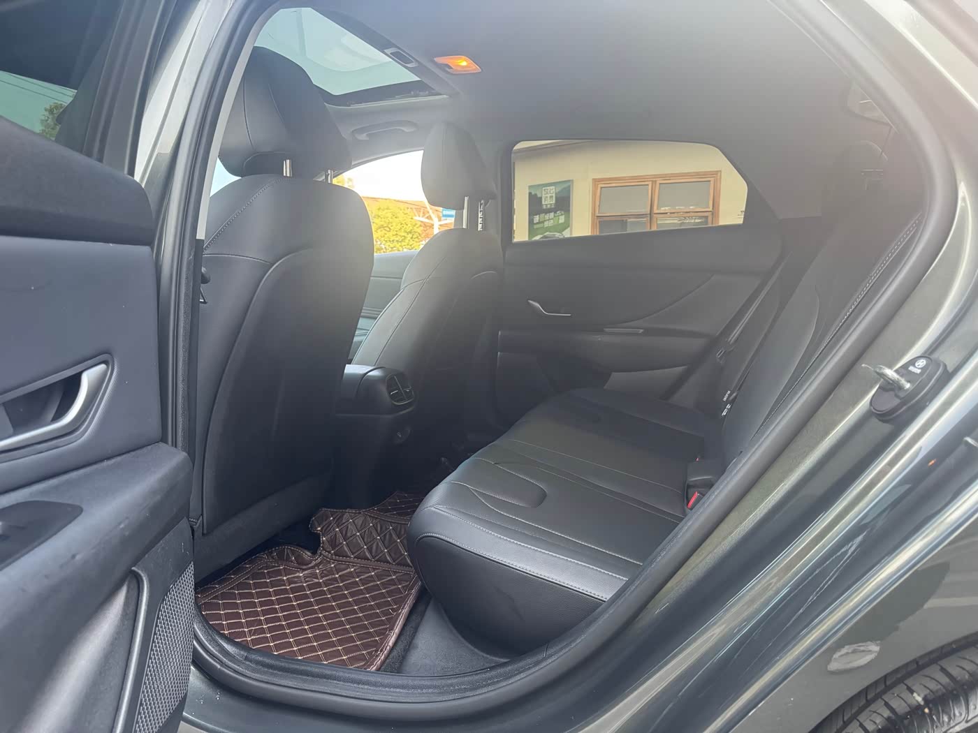 Haval Haval M6 1.5 л 2024 г. Серебристо-серый, пробег 34000 км