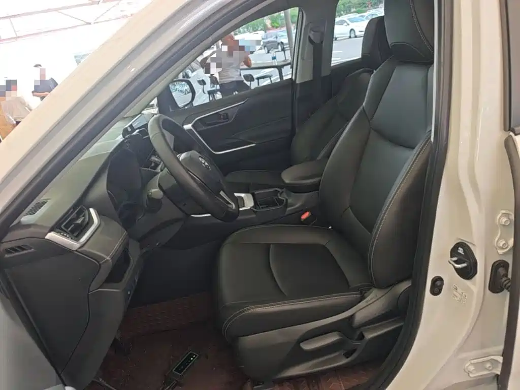 Toyota RAV4 — миниатюра 15