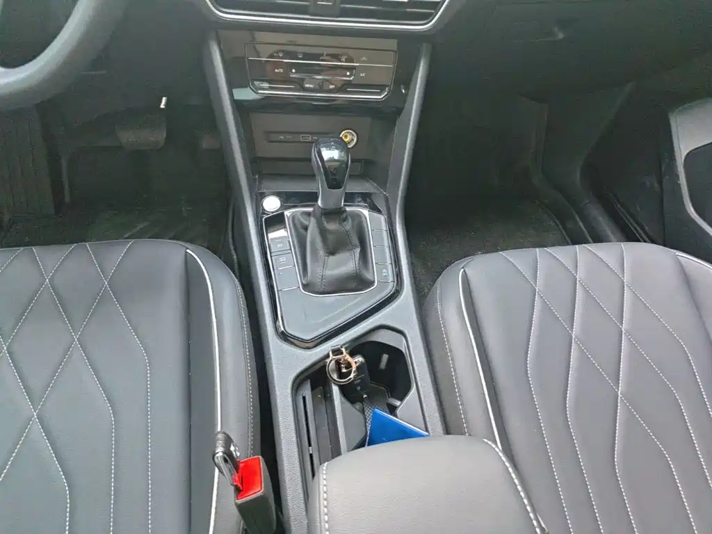 Volkswagen Tiguan L — миниатюра 14