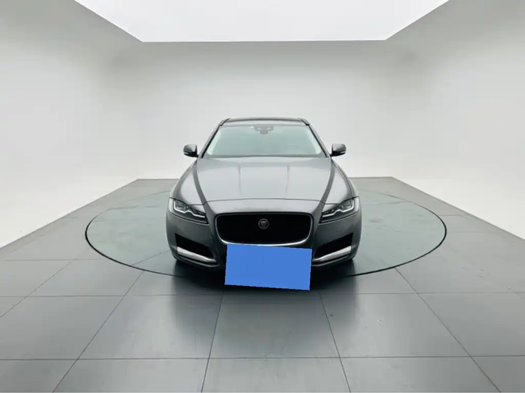 Jaguar XFL — миниатюра 2