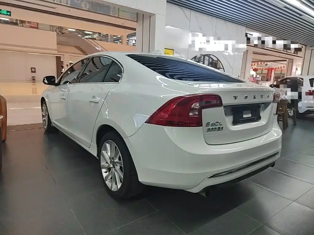 Volvo S60 — миниатюра 5