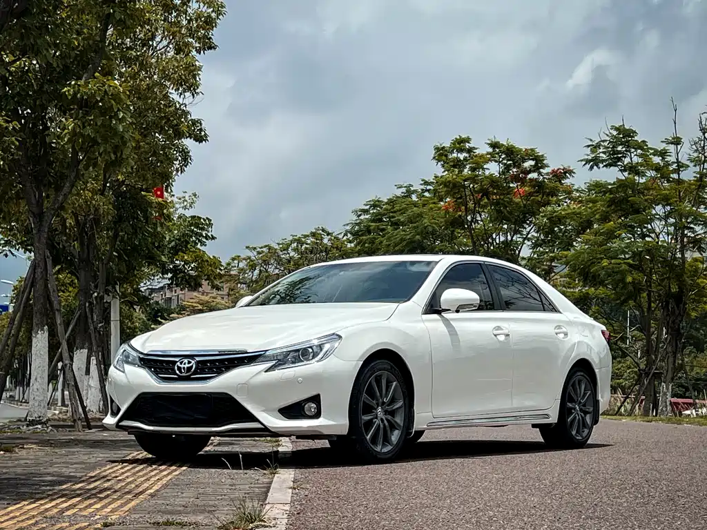 Купить Toyota Reiz