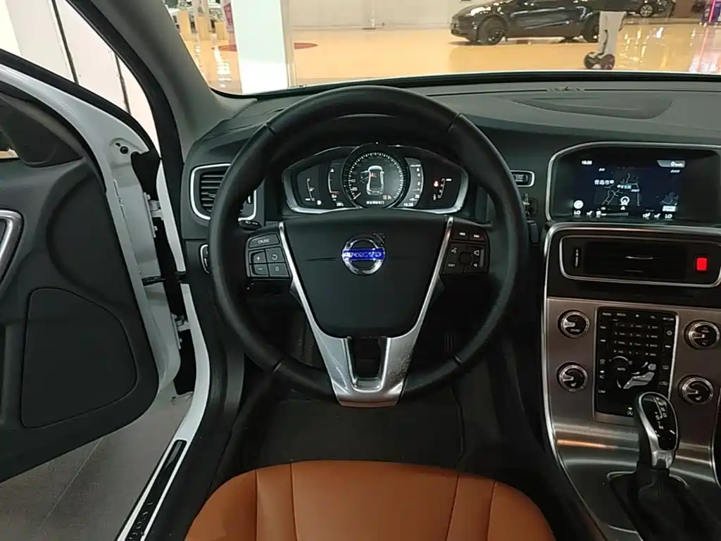 Volvo S60 — миниатюра 11