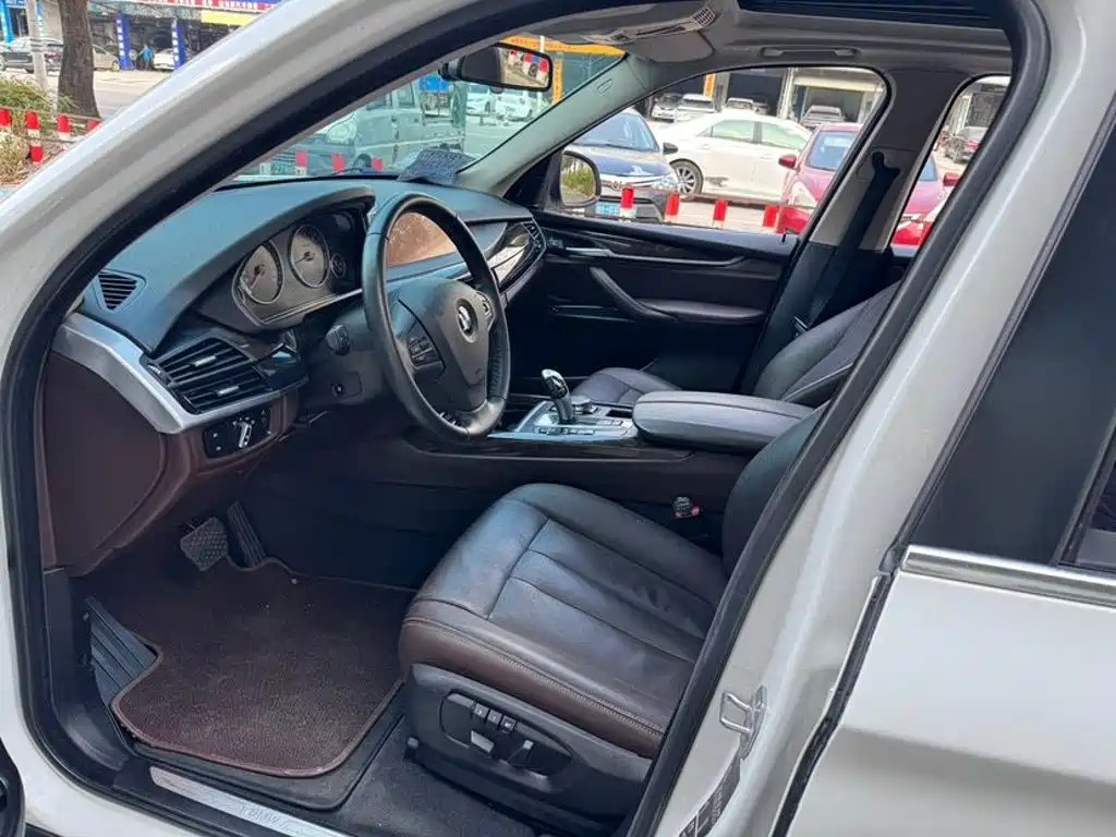 BMW X5 (Import)