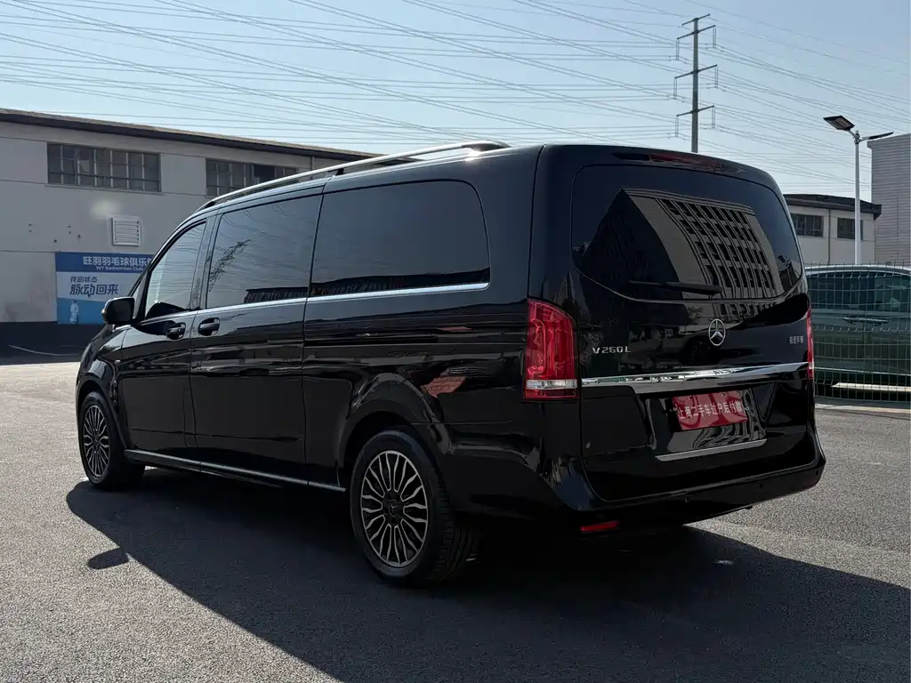 MERCEDES-BENZ V CLASS