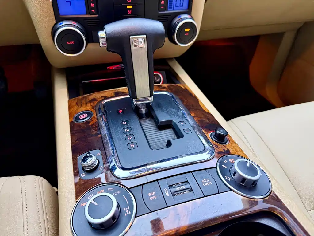Volkswagen Touareg — миниатюра 10