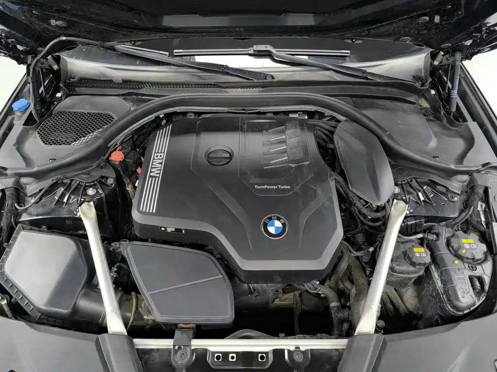 BMW 5 Series — миниатюра 16