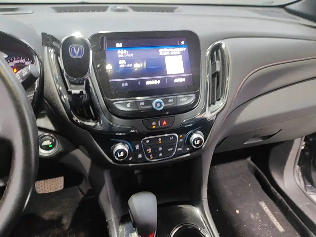 Chevrolet Equinox — миниатюра 13