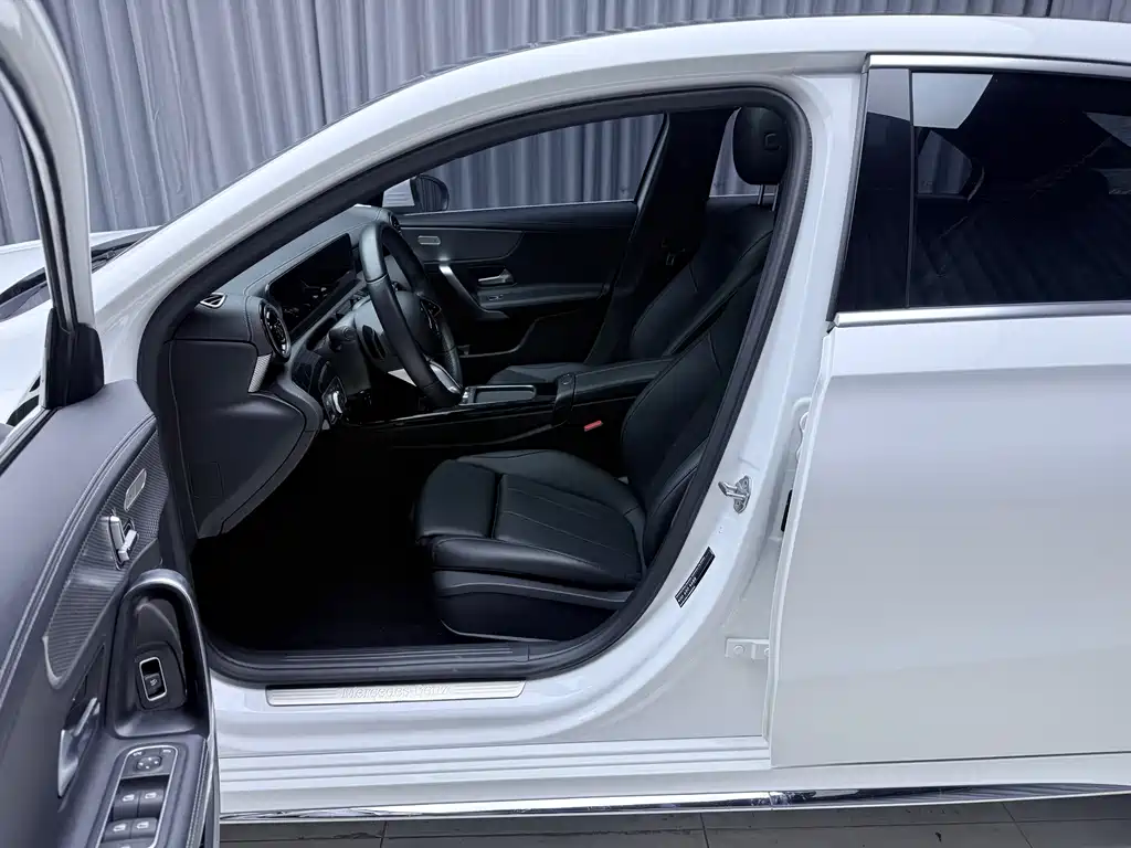 Mercedes-Benz A-Class — миниатюра 10