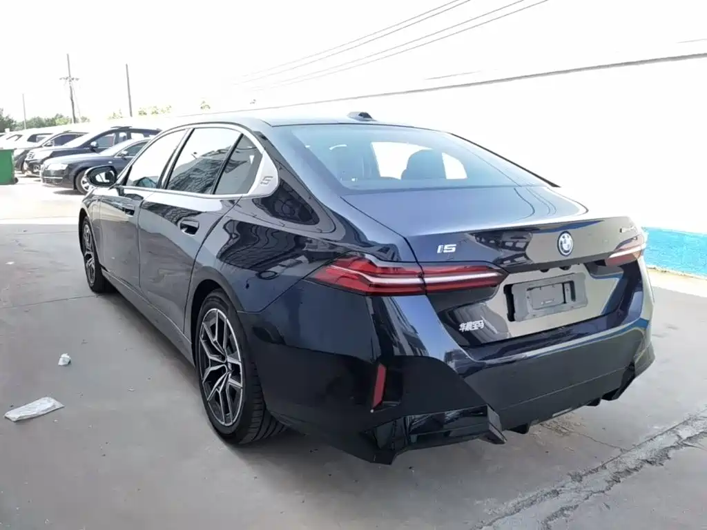 BMW i5 — миниатюра 5