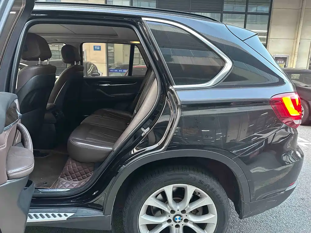 BMW X5 (Import) — миниатюра 6