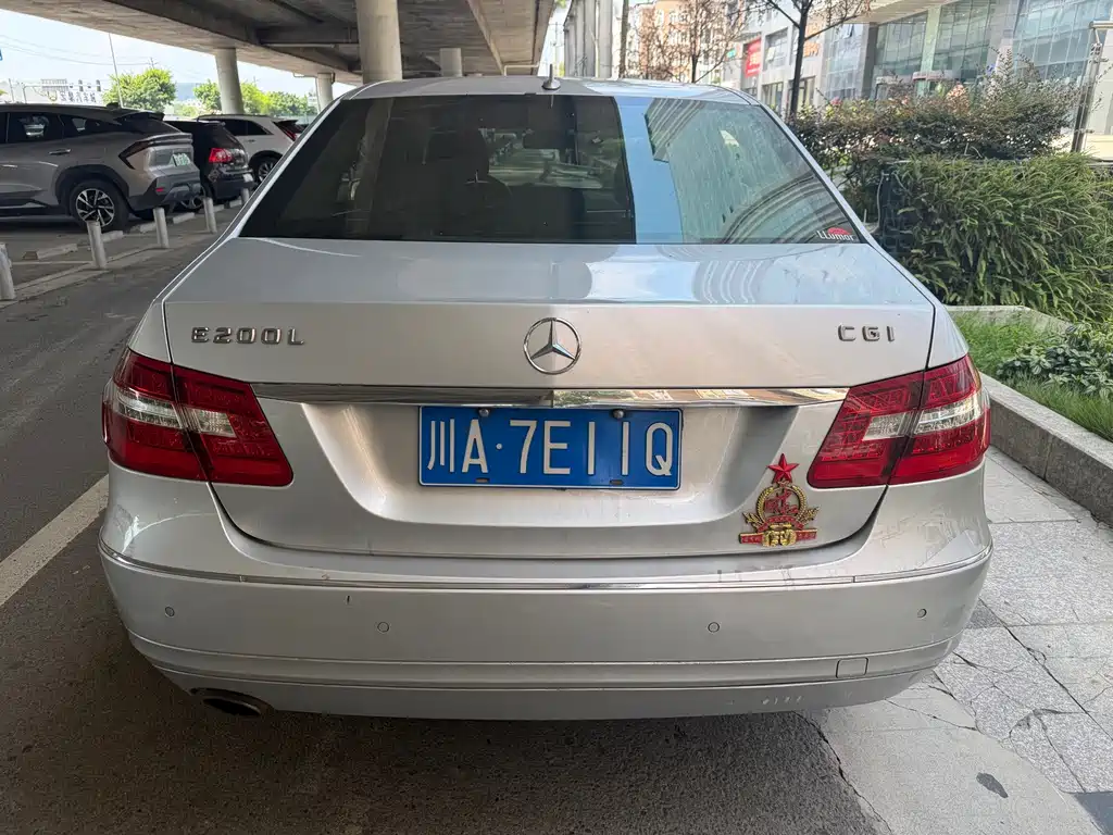 Mercedes-Benz E-Class — миниатюра 6