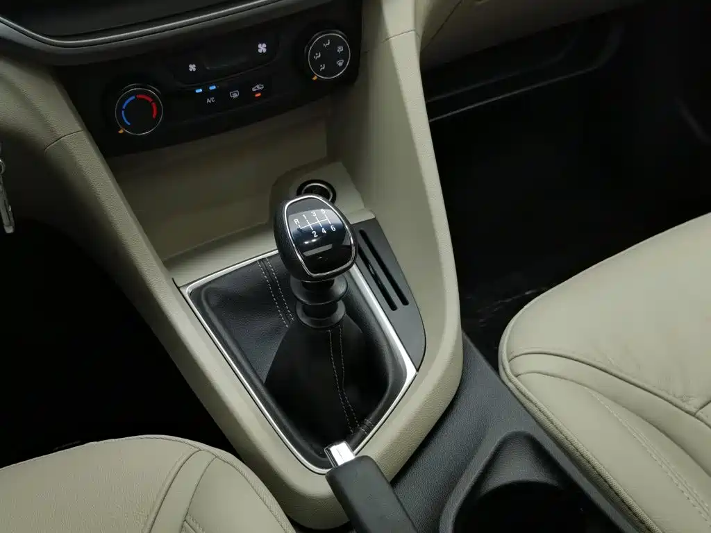 Buick Excelle — миниатюра 13