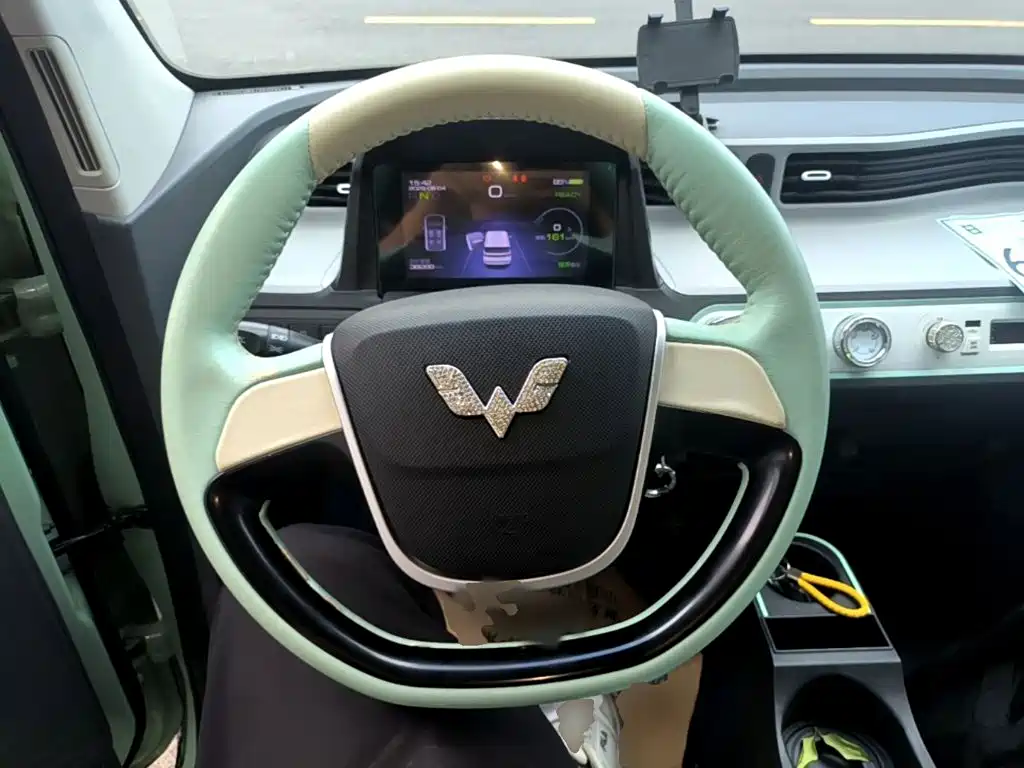 Wuling MINIEV — миниатюра 11