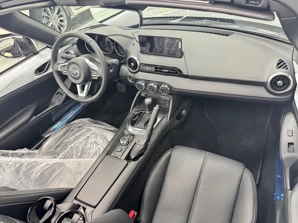 Mazda MX-5 2025 2.0L AT