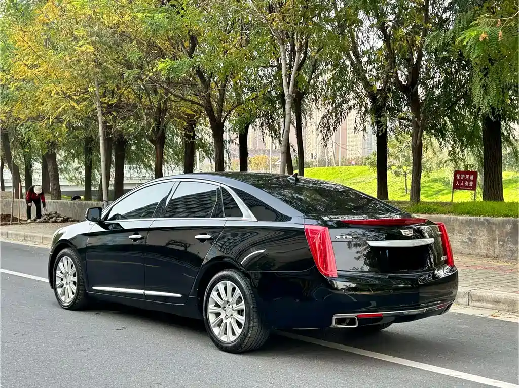 CADILLAC XTS