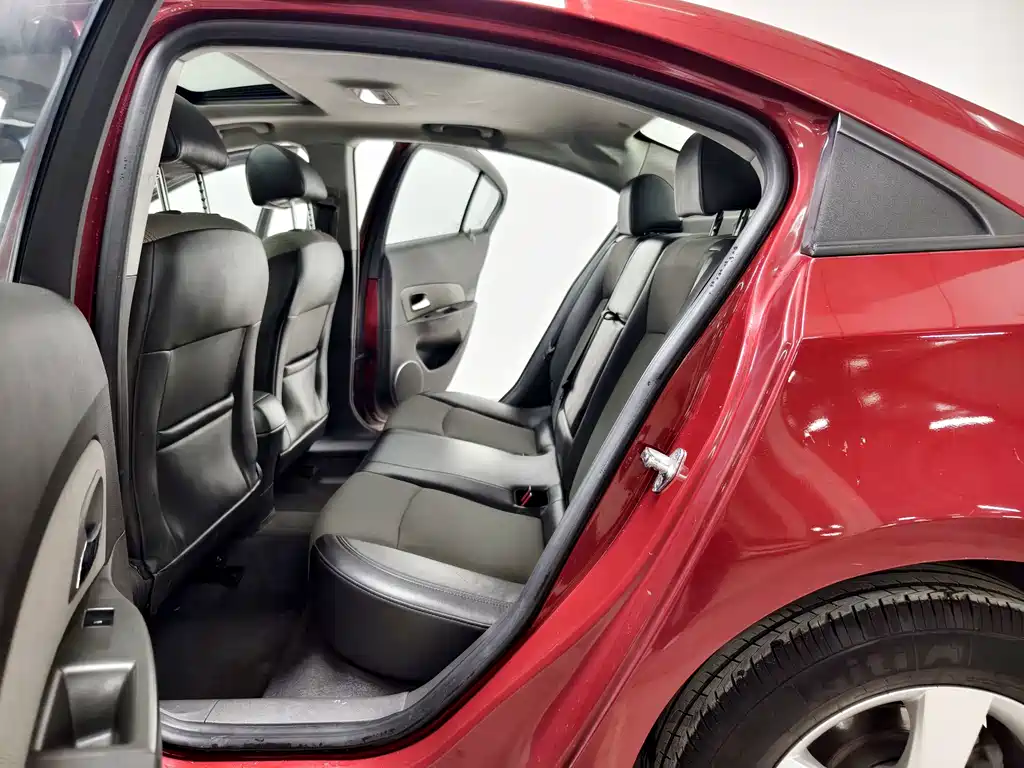 Chevrolet Cruze — миниатюра 13