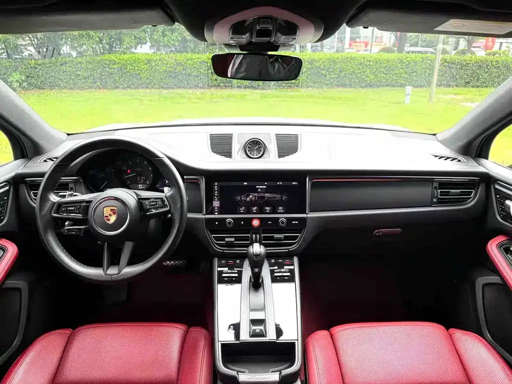 Porsche Macan — миниатюра 6