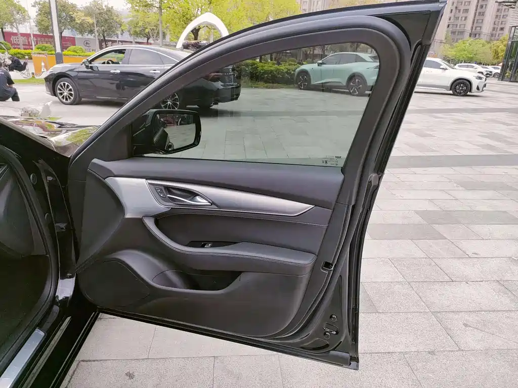 Cadillac CT5 — миниатюра 21
