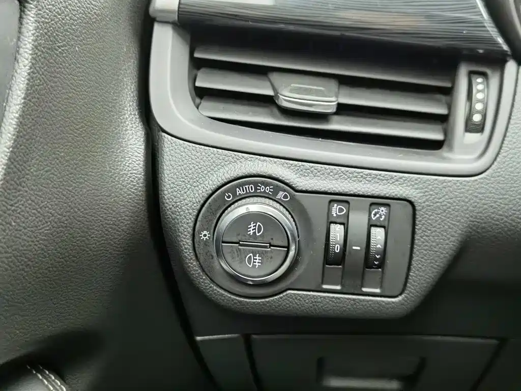 Buick Envision Plus — миниатюра 21