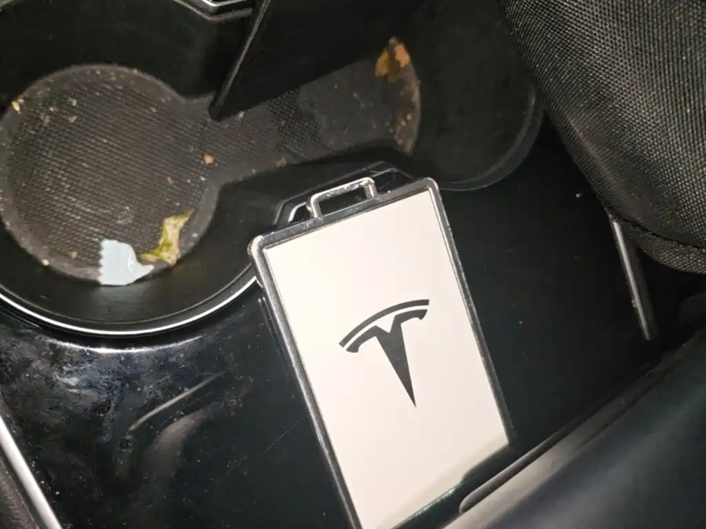 Tesla Model 3 — миниатюра 15
