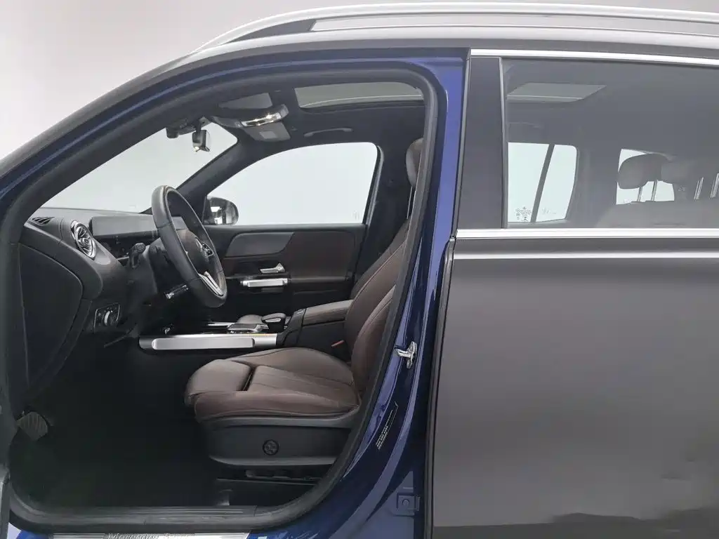 Mercedes-Benz GLB — миниатюра 10