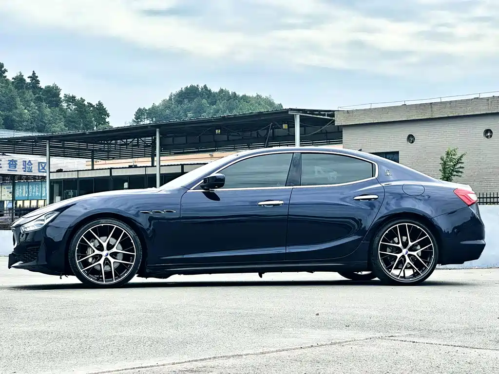MASERATI GHIBLI